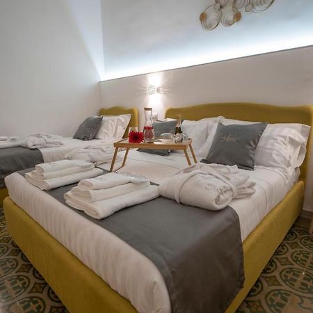 Dimora Fantasia Charme B&B バーリ エクステリア 写真