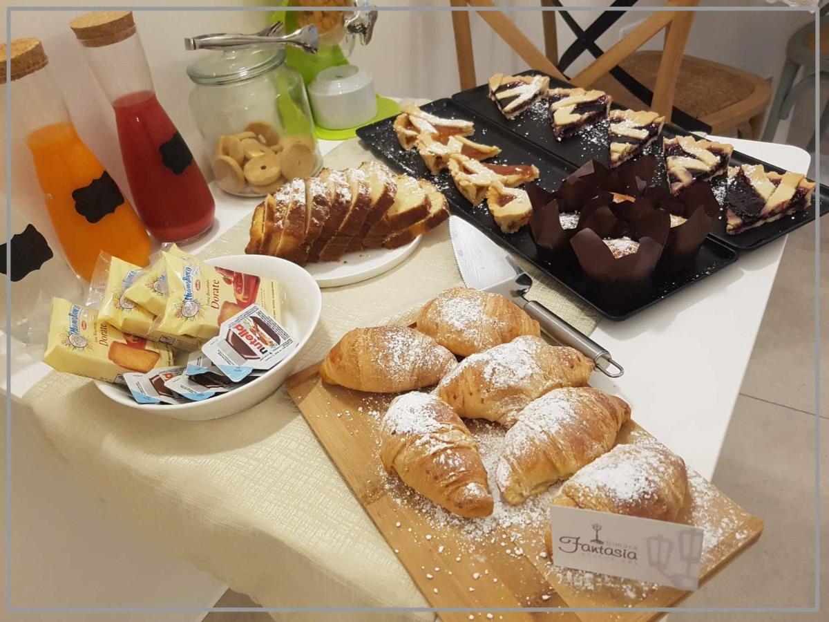 Dimora Fantasia Charme B&B バーリ エクステリア 写真